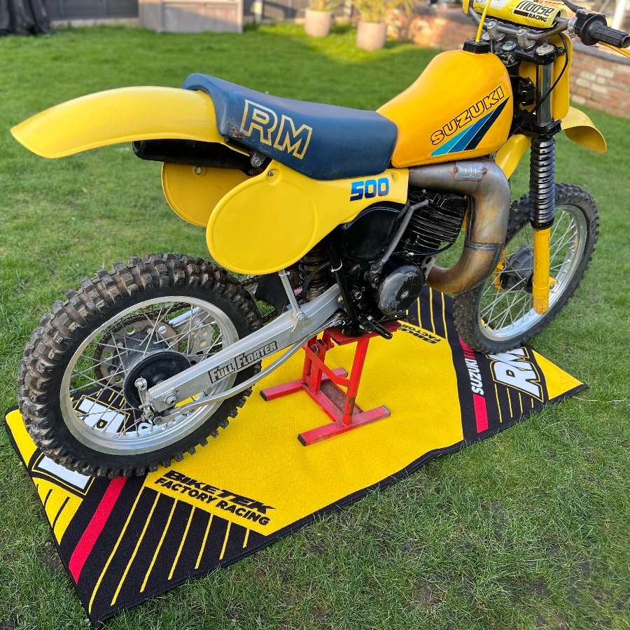 Thumb Image number 1 for Widowmakertrader vintage & classic motorcycle sales item Suzuki RM 500 1983 for sale image, barn find,  New and used motorcycles,  MOT,  Classic Motorcycles for sale, garage find,  Honda cr500, Motorcycle Sales in St Neots. Widowmakertrader is located in St Neots.