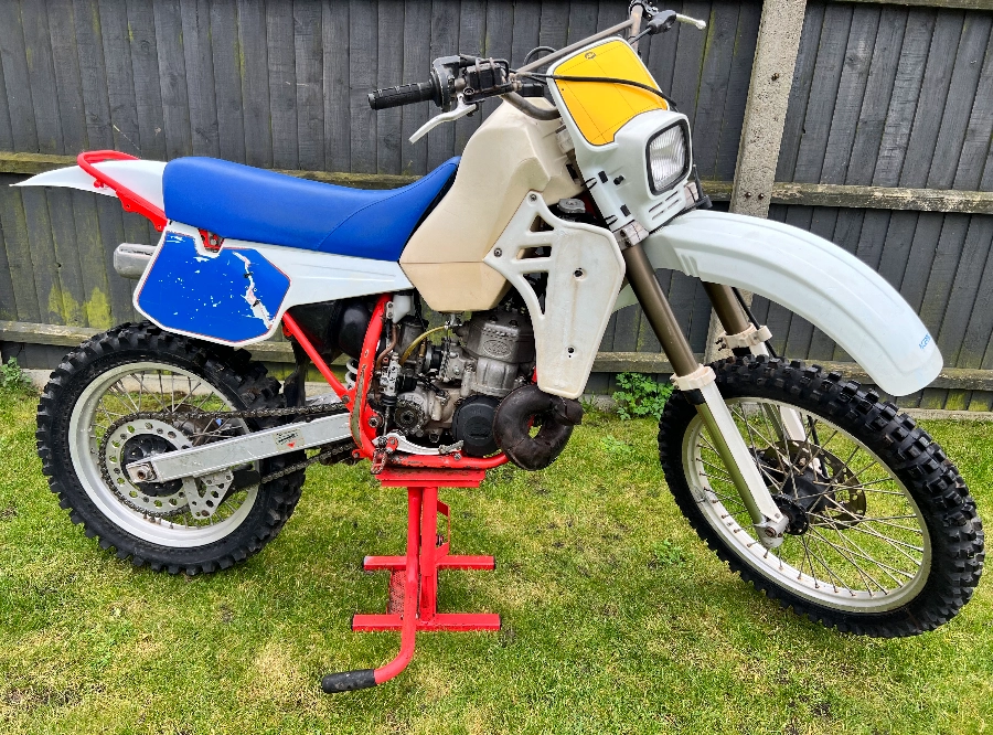 Looking for vintage & classic motorcycle sales Widowmakertrader images, Pre Owned,  New and used motorcycles,  Classic Motorcycles for sale,  Honda cr500, Motorcycle Sales in St Neots,  Yamaha WR500,  Motorcycle sales. Serving the St Neots area. KTM 500mxc 1986, 2 stroke mx.